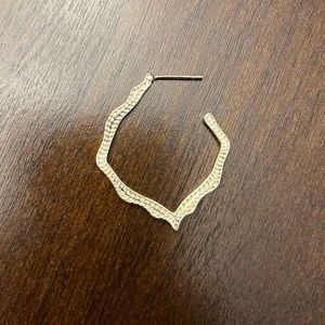 ISO One Kendra Scott Miku Gold Hoop